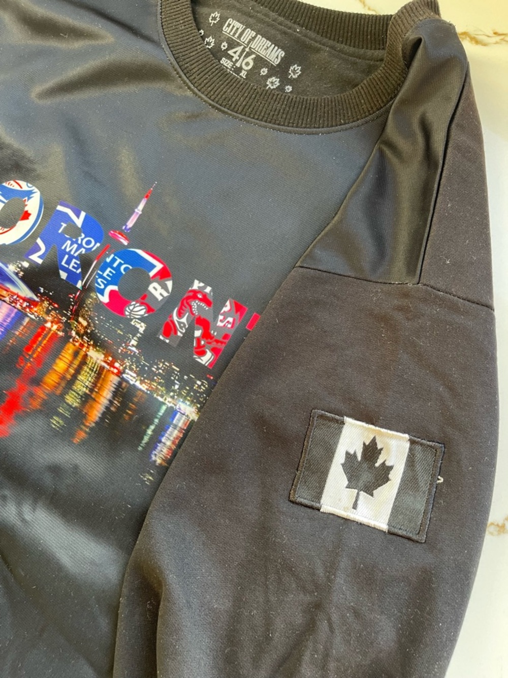 City of Dreams Toronto sweatshirt XL - Picture 6 of 6